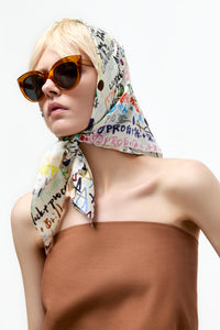 Talking Walls iki pantone Single face square-shaped scarf pantone